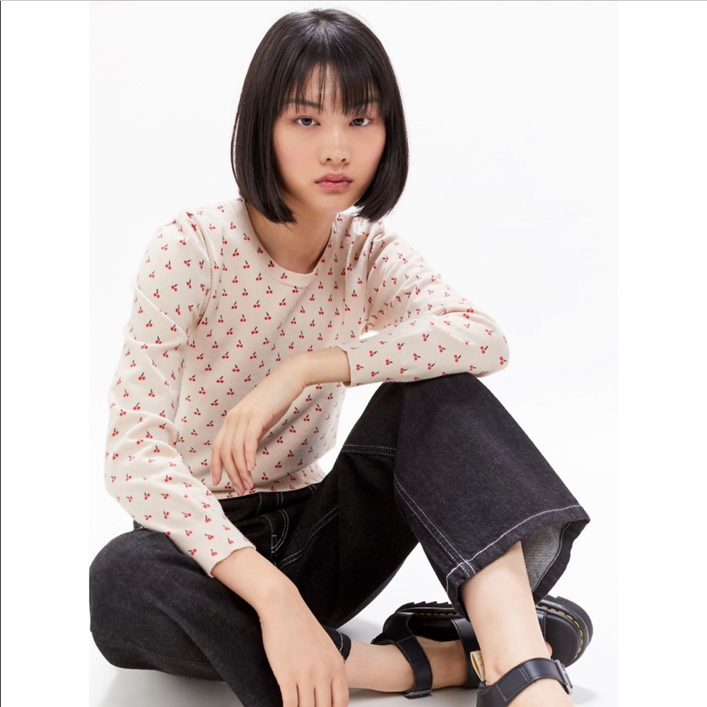 UO 🍒 Print Sweater  Small